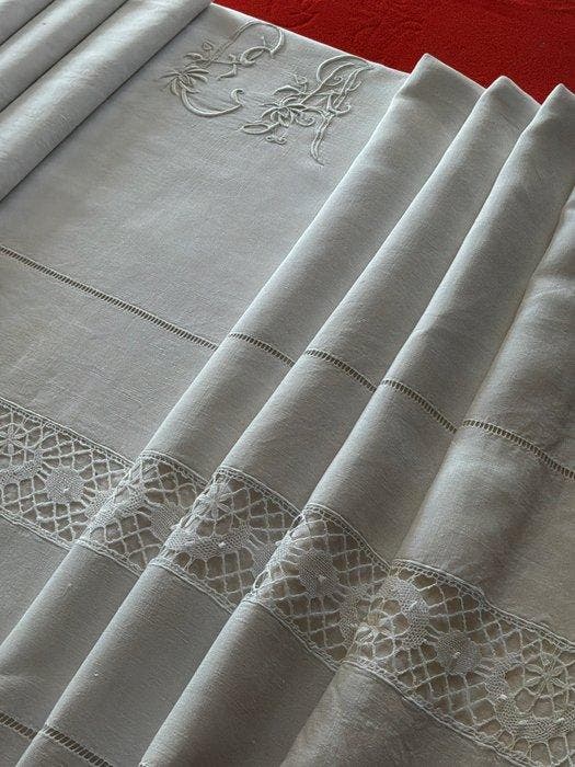Linnen beddengoed uit het begin van de 20e eeuw met de, Antiek en Kunst, Antiek | Tapijten, Tafelkleden en Textiel