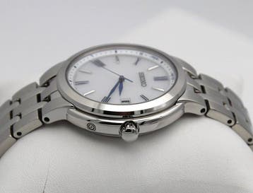 Seiko - Selection Solar Radio Controlled Sapphire Crystal