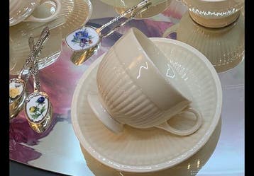 Wedgwood - John Goodwin - Service à thé (22) - Faïence