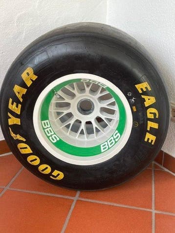 Benetton - Michael Schumacher, Jos Verstappen, J.J. Lehto -