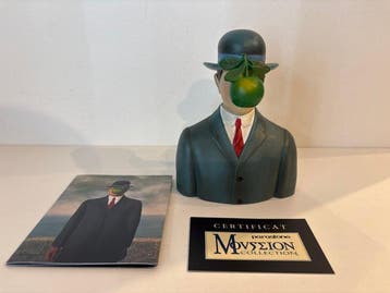 Parastone - DAprès René Magritte - Sculpture, Le Fiils de