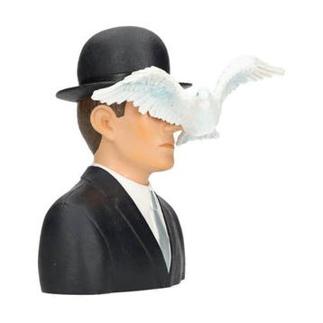 Figurine - L’homme au chapeau melon - Résine