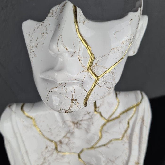 Santicri - Tired face (white and gold marble ), Antiek en Kunst, Kunst | Designobjecten