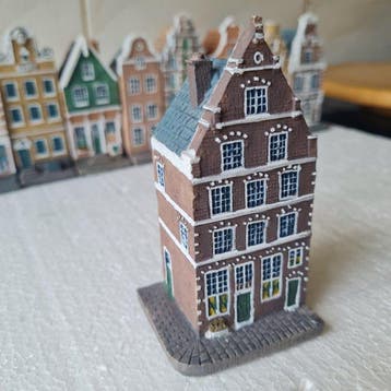 Beeldje - Grachtenpandjes (10) - Steengoed