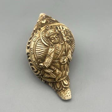 Decoratief ornament - Antieke Hindu Shankha-schelp -