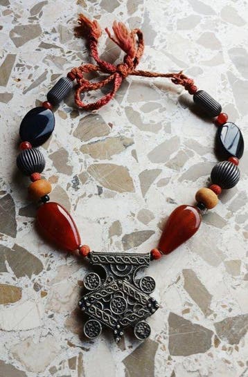 Ornement décoratif - Maroc - Bedouin Hirz Coral Onyx, Antiquités & Art