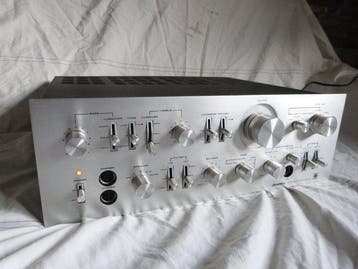 Universum - V-3297 Solid state geïntegreerde versterker, Nieuw
