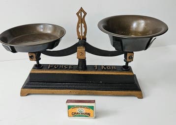 Force - zeldzame 1 kg - balans - Weegschaal - Gietijzer -, Antiek en Kunst