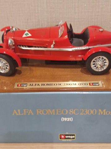 Bburago 1:18 - Modelauto - Alpha romeo - 8C 2300M