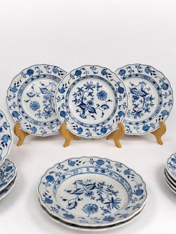 Meissen - Tafelservies (14) - Ui-motief - Porselein - Dienst, Antiek en Kunst