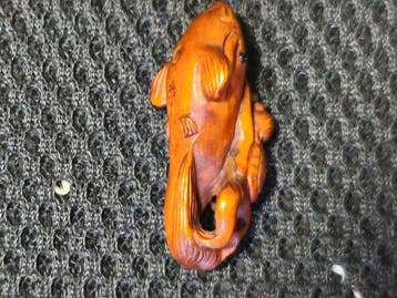 Fijn met de hand uit boxhout gesneden ojime-kraal - Kappa