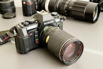 Nikon F-501 & Nikkormat 35mm SLR Camera Collection -, Nieuw