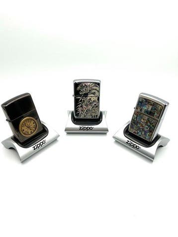 Zippo - Official Magnetic Display Stand Set - Silver & Black, Verzamelen, Nieuw