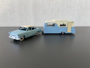Dinky Toys 1:43 - Voiture miniature (2) - Simca Versailles;