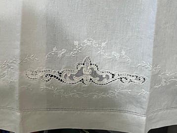 ricami fatti a mano - Elegante gordijnen of handdoeken van