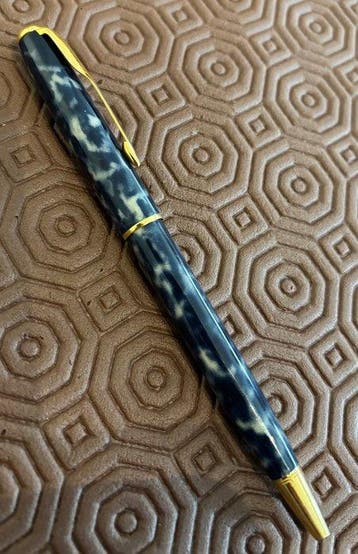 Parker - Rare Vintage Parker Sonnet Blue Lacquer Gold Trims