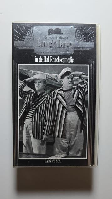 LAUREL & HARDY IN DE HAL ROACH-COMEDIES SAPS AT TEA (VHS), Gebruikt