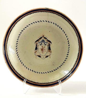 Set Tazza e Piattino in Porcellana Cinese – Stemma Araldico