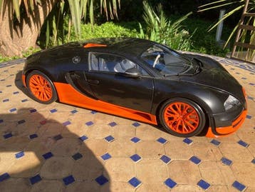Altaya 1:8 - Model sportwagen - Bugatti Veyron