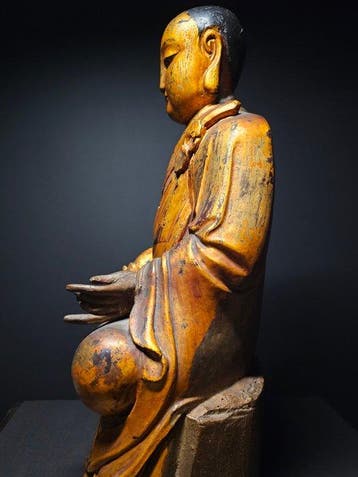 Boeddhistische monniksbeeld - Hout, Verguld - China - Qing, Antiek en Kunst