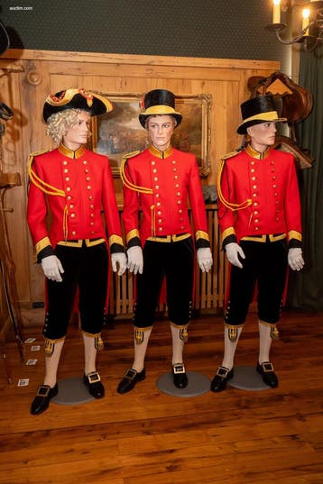 3 Footmen van het Belgisch koningshuis, Nieuw