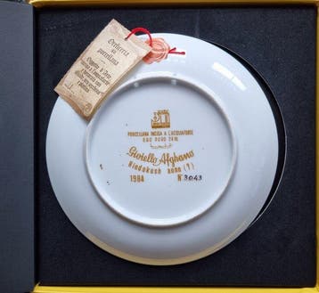 Morbelli - Diverse - Assiette murale (15) - Porcelaine -