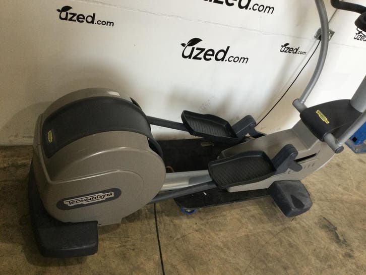 Technogym Synchro Excite 700 WebVisio - Champagne, Sport en Fitness, Fitnessapparatuur, Crosstrainer, Gebruikt, Armen, Benen, Ophalen of Verzenden