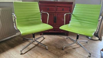 Vitra - Charles & Ray Eames - Stoel (2) - EA108 - Aluminium,