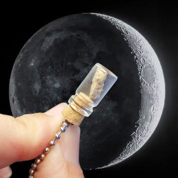 MÉTÉORITE de la LUNE - pendentif - Avec certificat