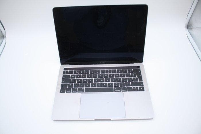 Rare find: Lot of 3 Apple MacBook Pro 13 (2018/2019) | Core, Consoles de jeu & Jeux vidéo, Consoles de jeu | Accessoires Autre