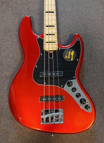 Sire Marcus Miller - V7+ Vintage Bright Metallic Red - -, Nieuw