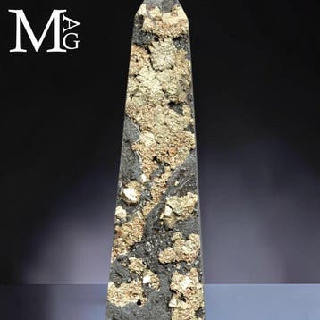 Kubisch pyriet op leisteenmatrix Obelisk - Fascinerend, Verzamelen