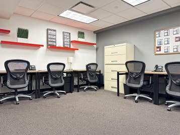 Espace de bureau pour 30 pers. à Avenue Prince de Liège, Verzenden