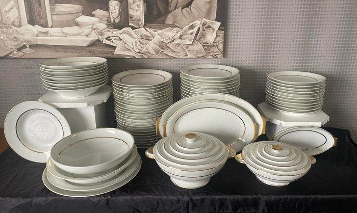 Service blanc et doré france unique - veritable porcelaine, Antiquités & Art, Antiquités | Meubles | Tables