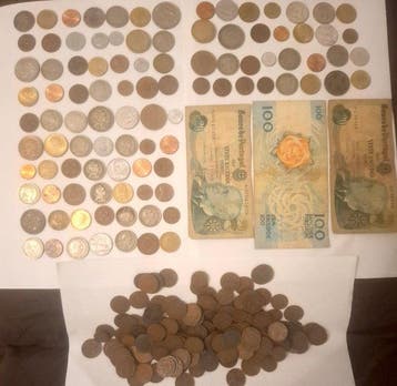 Wereld. Lot of 300 mixed coins (World and Portuguese) + 2, Postzegels en Munten