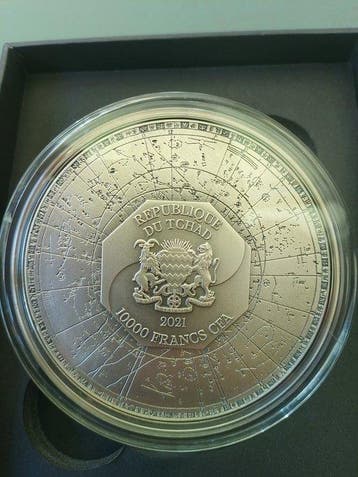 Tsjaad. 10000 Francs CFA 2021, Vermillion Bird, 2 Oz Ag +