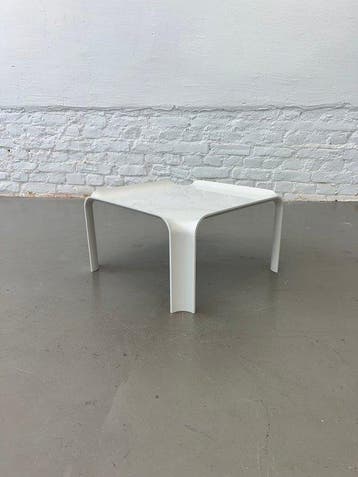 Artifort - Pierre Paulin - Table basse - 877 - Plastique
