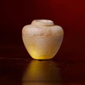 Oude Egypte, Zeldzaam klein alabasteren potje, gemaakt in
