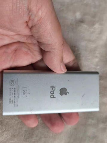 Apple - iPod Nano 2nd generation iPod