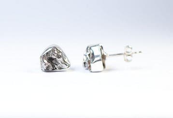 2 x oorstekers meteoriet Campo del Cielo / nieuw 925., Verzamelen, Mineralen en Fossielen