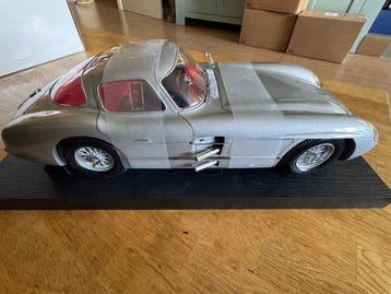 Revell 1:12 - Model sportwagen - Mercedes-Benz 300 SLR - in, Nieuw