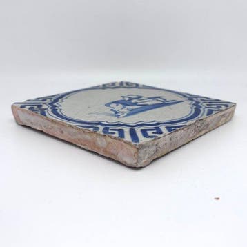 Antiek Tegel - Antieke Delftsblauwe tegel met springend beer