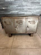Commode - Acier - meuble avec portes
