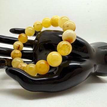 Armband van natuurlijk wit Baltisch amber, hele stenen