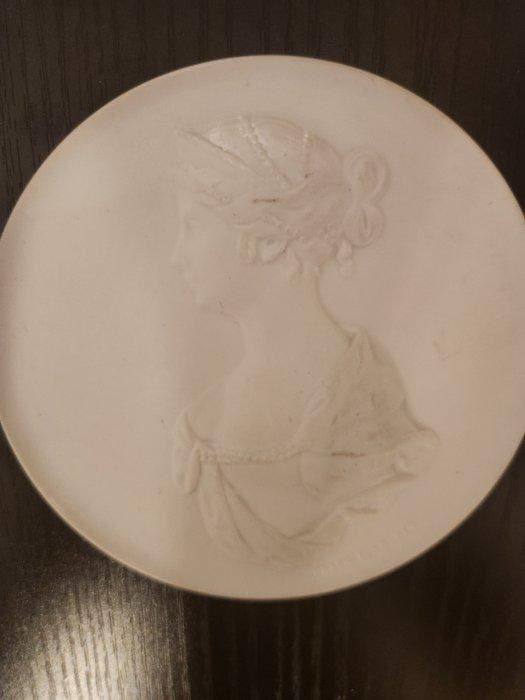 Meissen - Beeldje - Wit porseleinen plaquette met, Antiquités & Art, Antiquités | Verre & Cristal
