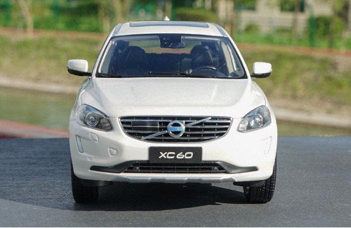 Paudi Model 1:18 - Modelauto - Volvo XC60 T6 - 2015, Hobby & Loisirs créatifs, Voitures miniatures | 1:5 à 1:12