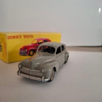 Dinky Toys 1:43 - Voiture miniature - Peugeot 203