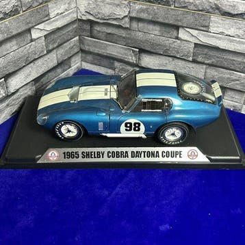 Shelby Collectibles 1:18 - Model raceauto - Shelby, Nieuw