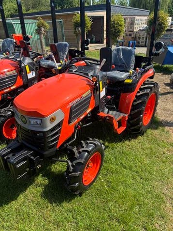nieuwe hinomoto 3030 30pk 4wd met inschrijving