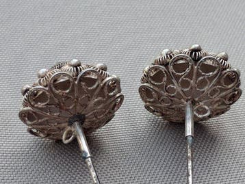 Deux antiques épingles de chapeau Zeeuwse Lange (17,5 cm).
